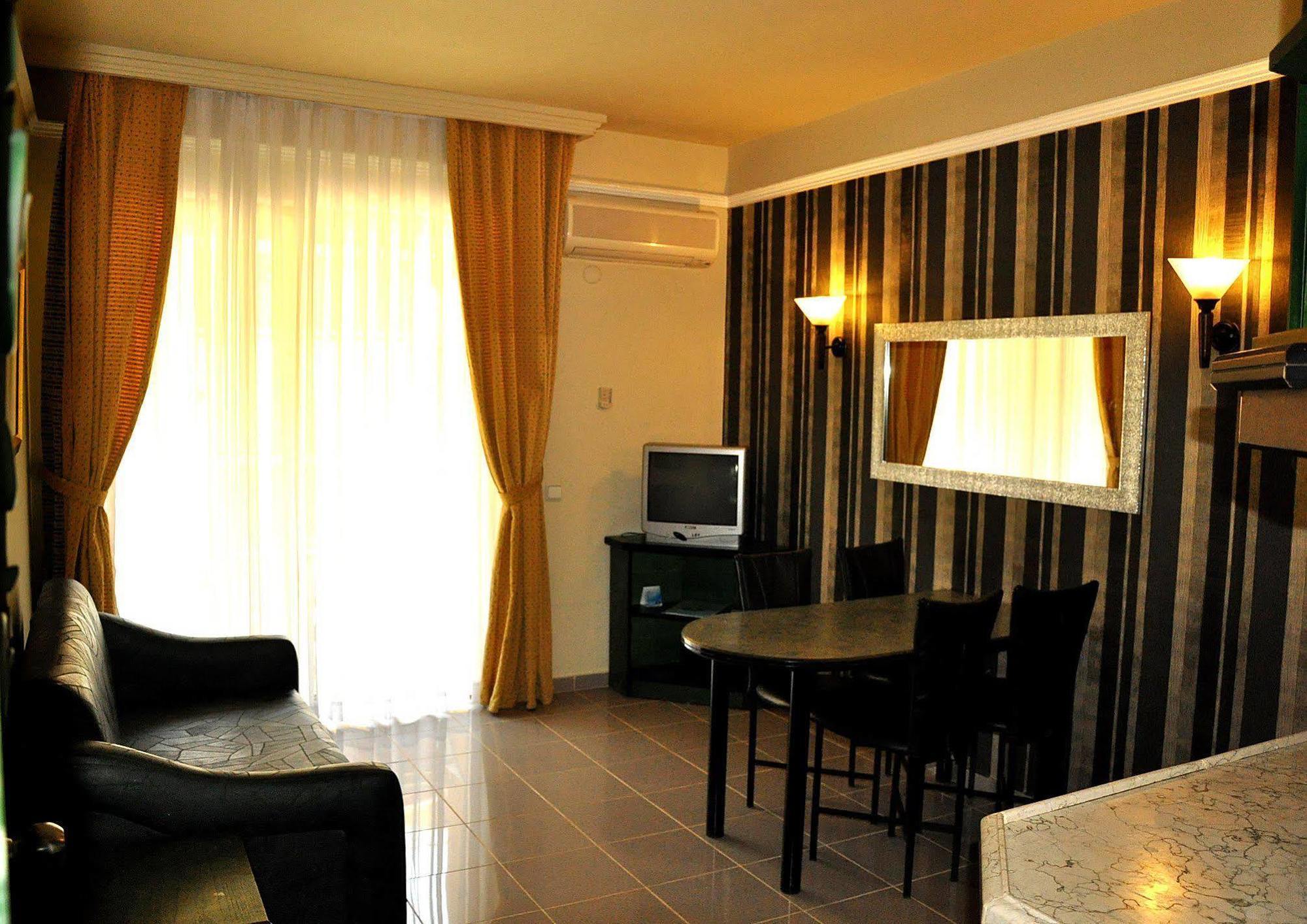 Hotel Club Alpina Marmaris Zewnętrze zdjęcie